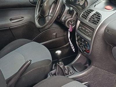 Usado 2004 Peugeot 206 CC Cabrios | € 2.950