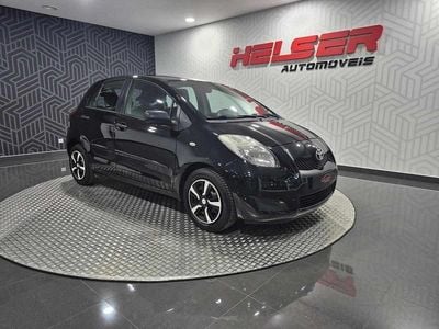 Usado Toyota Yaris 101 HP (74 kW) 2009 Preto Citadino