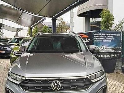Usado VW T-Roc 110 HP (80 kW) 2024 Cinzento SUV