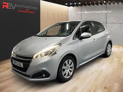 Cinza Usado 2018 Peugeot 208 Access Citadino | € 9.950 (Preço justo)