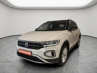 Branco Novo 2025 VW T-Roc SUV | € 28.450 (Preço justo)
