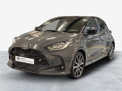 Cinza (pintura metalizada) Usado 2025 Toyota Yaris Sport | € 31.250