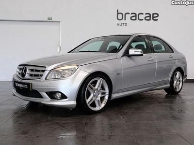 Usado Mercedes C250 Classic 204 HP (150 kW) 2010 Cinza Sedan