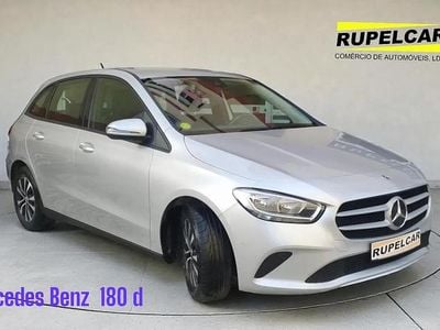 Cinza prata Usado 2021 Mercedes B180 Business Monovolume | € 28.900 (Preço elevado)