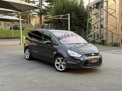 Cinzento Usado 2010 Ford S-MAX S Monovolume | € 7.950 (Preço justo)