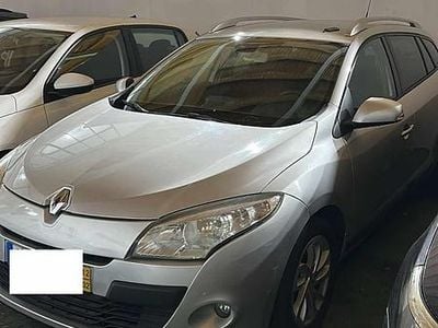 Usado Renault Mégane III 106 HP (77 kW) 2012 Cinzento Carrinha