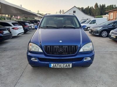 Usado Mercedes ML270 163 HP (119 kW) 2000 Azul SUV