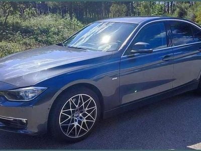 Cinzento Usado 2012 BMW 328 Sedan | € 18.000