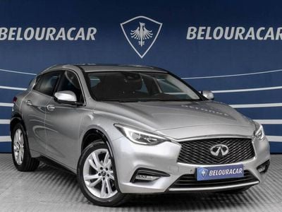 Usado Infiniti Q30 Premium 110 HP (80 kW) 2016 Cinzento Citadino