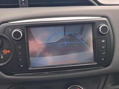 Usado Toyota Yaris Comfort 69 HP (50 kW) 2014 Branco Citadino