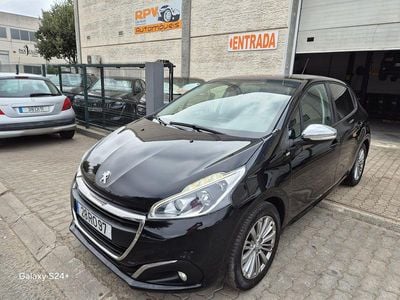 Preto Usado 2016 Peugeot 208 Active Citadino | € 8.900 (Preço justo)