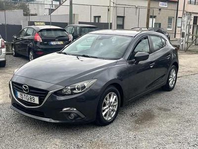 Usado Mazda 3 105 HP (77 kW) 2017 Cinzento Sedan