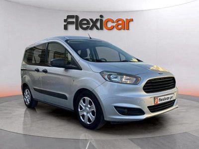 Usado Ford Tourneo Courier 100 HP (73 kW) 2016 Cinzento Monovolume