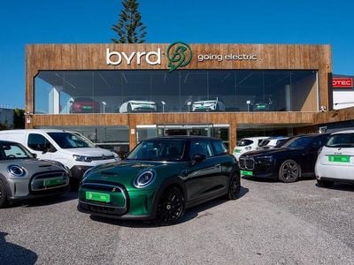 Usado Mini Cooper SE Essential 135 kW (184 HP) 2021 Verde Citadino