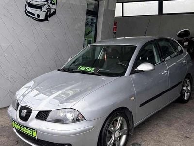 Cinzento Usado 2005 Seat Ibiza Citadino | € 8.900