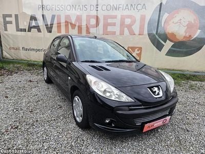 Usado Peugeot 206 Style 68 HP (50 kW) 2011 Preto Citadino