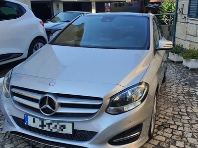 Cinza Usado 2016 Mercedes B180 Style Monovolume | € 18.500 (Caro)