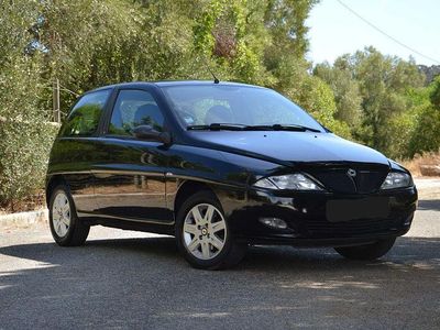 Usado Lancia Ypsilon 80 HP (58 kW) 2002 Citadino