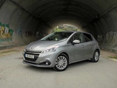 Cinzento Usado 2018 Peugeot 208 Citadino | € 12.990 (Preço elevado)