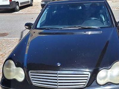 Usado 2003 Mercedes C220 Elegance Sedan | € 6.000
