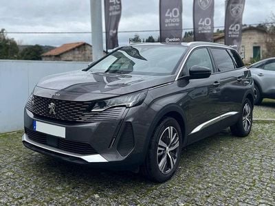 Usado Peugeot 5008 Allure 130 HP (95 kW) 2024 Cinzento SUV