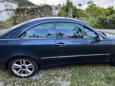 Cinzento Usado 2004 Mercedes CLK200 Coupé | € 6.200 (Preço justo)