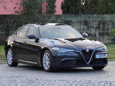 Usado Alfa Romeo Giulia 150 HP (110 kW) 2016 Preto Sedan