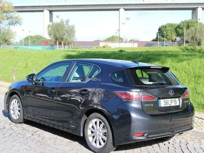 usado Lexus CT200h praticamente novo