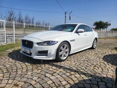 Branco Usado 2016 Jaguar XE Sedan | € 17.500