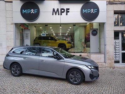 Usado Peugeot 308 136 HP (100 kW) 2025 Cinzento