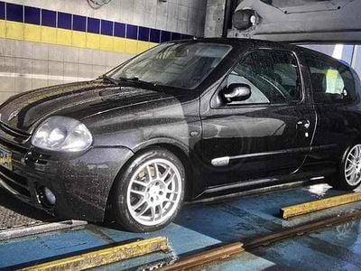 Preto Usado 2001 Renault Clio II R.S. Citadino | € 10.000