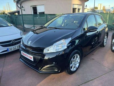 Preto Usado 2014 Peugeot 208 Active Citadino | € 8.490 (Preço elevado)