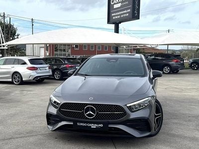Cinza Usado 2023 Mercedes A200 AMG line Sedan | € 33.900
