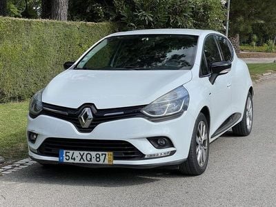 Usado 2019 Renault Clio IV LIMITED Sedan | € 12.500 (Preço justo)