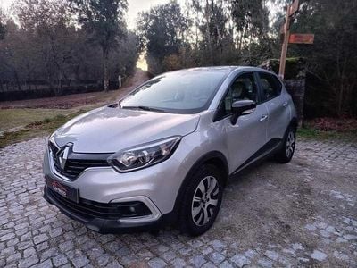 Cinzento Usado 2018 Renault Captur SUV | € 13.500 (Preço justo)
