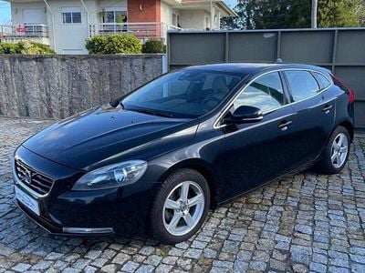 Usado Volvo V40 114 HP (83 kW) 2013 Preto Citadino