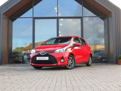 Vermelho Usado 2015 Toyota Yaris | € 11.950 (Preço elevado)