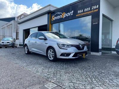 Cinzento Usado 2016 Renault Mégane III | € 13.900 (Preço justo)