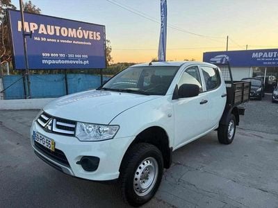 Branco Usado 2014 Mitsubishi L200 Pickup | € 20.900 (Preço justo)