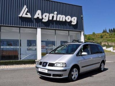 Usado Seat Alhambra Stylance 140 HP (102 kW) 2008 Cinzento Monovolume