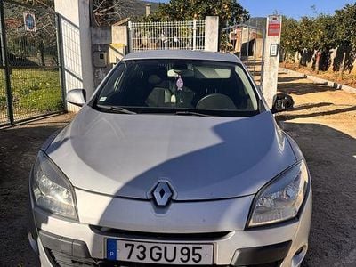 Usado 2008 Renault Mégane III Sedan | € 4.000