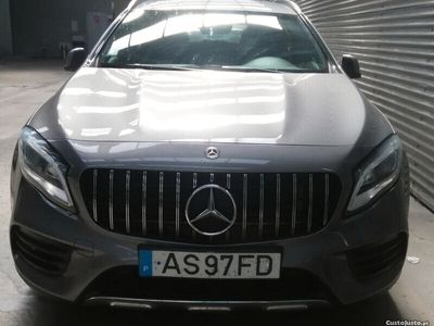 Mercedes GLA220