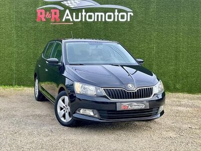 Usado Skoda Fabia Ambition 90 HP (66 kW) 2015 Preto