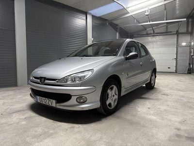 Usado 2005 Peugeot 206 Sedan | € 3.750 (Preço elevado)