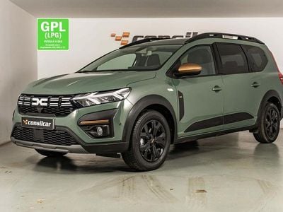 Usado Dacia Jogger Extreme 101 HP (74 kW) 2024 Verde escuro Monovolume