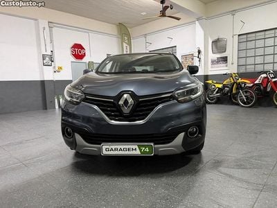 Cinza Usado 2016 Renault Kadjar LIMITED SUV | € 14.900 (Preço justo)