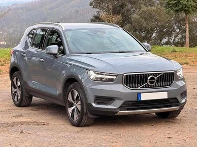 Cinzento Usado 2021 Volvo XC40 SUV | € 28.500 (Preço justo)