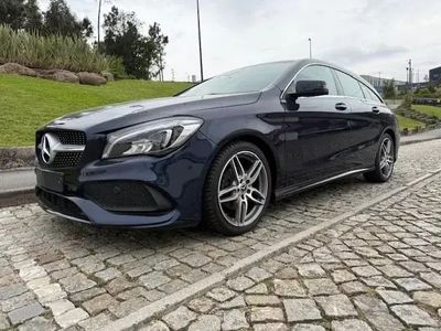 Usado Mercedes CLA180 Shooting Brake AMG line 109 HP (80 kW) 2019 Azul Carrinha