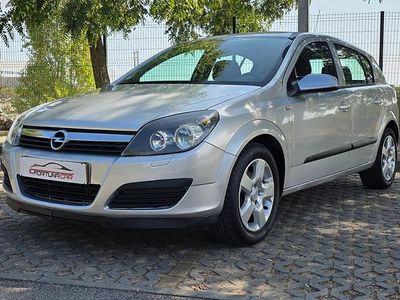 Usado Opel Astra Enjoy 90 HP (66 kW) 2006 Cinza Citadino