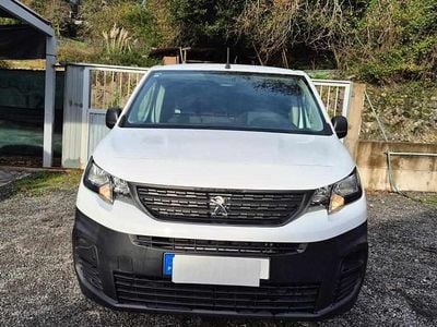Branco Usado 2021 Peugeot Partner Monovolume | € 11.780 (Bom preço)